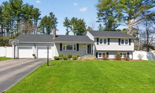 $1,400,000 | 3 Accord Pond Drive, Hingham, MA 02043