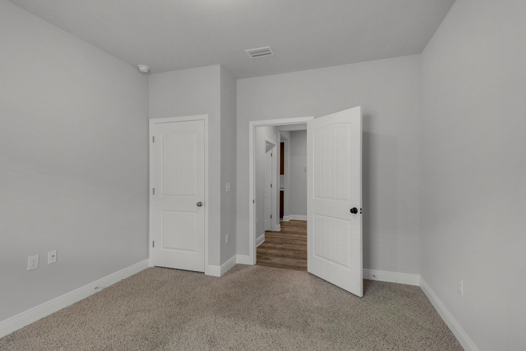 214 Southern Pines Road Santa Rosa Beach, FL 32459 - Photo 23 of 27 a view of a hallway with closet area