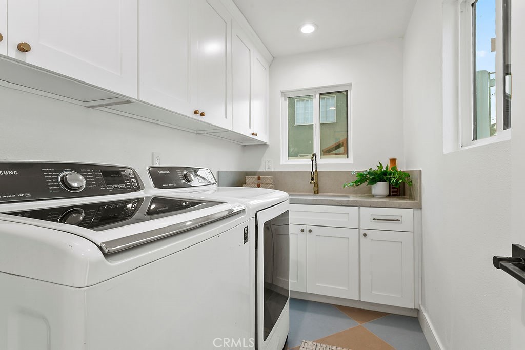6091 Navajo Road Westminster, CA 92683 - Photo 16 of 44 Main House- Laundry Room w/ sink