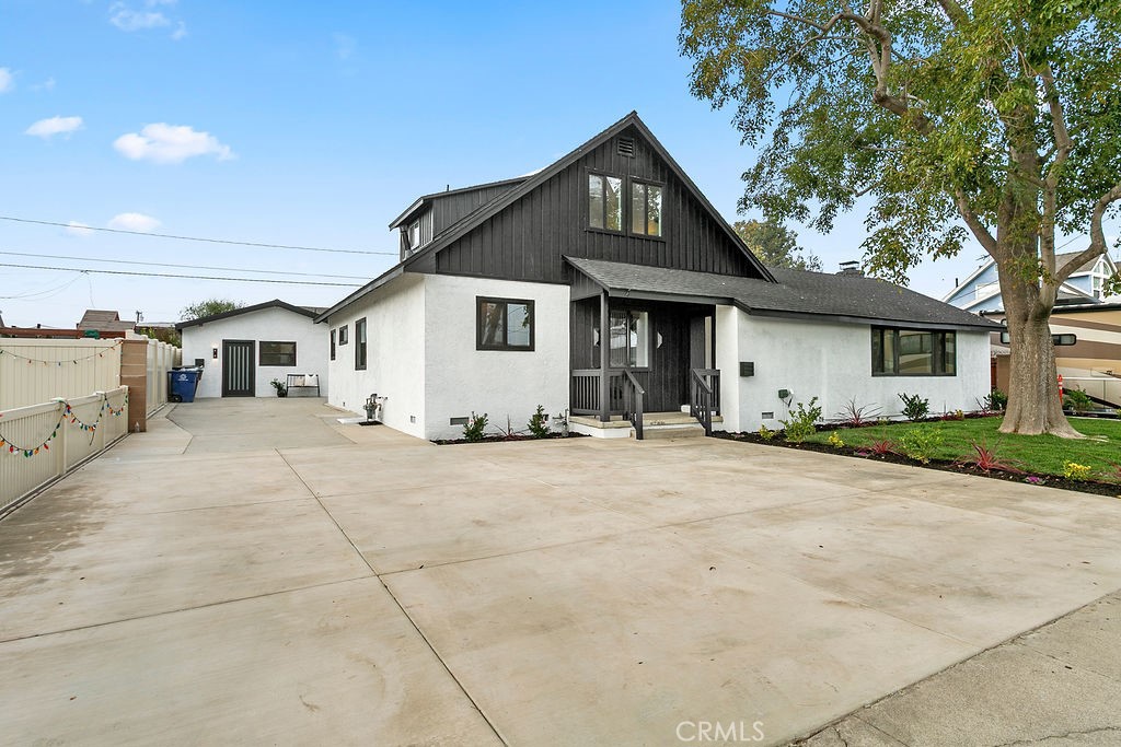 6091 Navajo Road Westminster, CA 92683 - Photo 42 of 44 Ample Parking