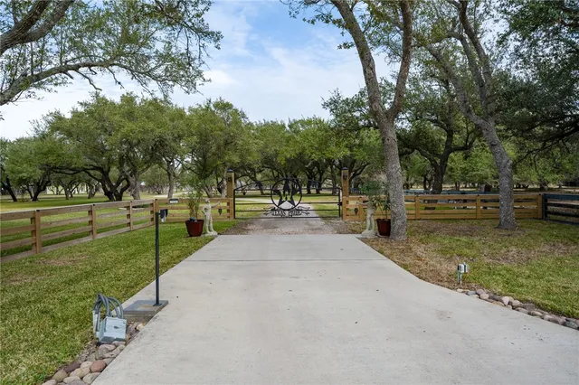 $699,900 | 1630 16th Street, Rockport, TX 78382