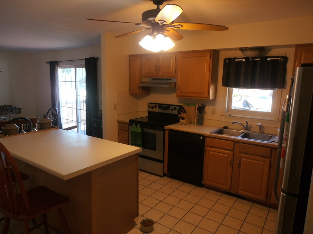 148 Benz Street Springfield, MA 01118 - Photo 3 of 25