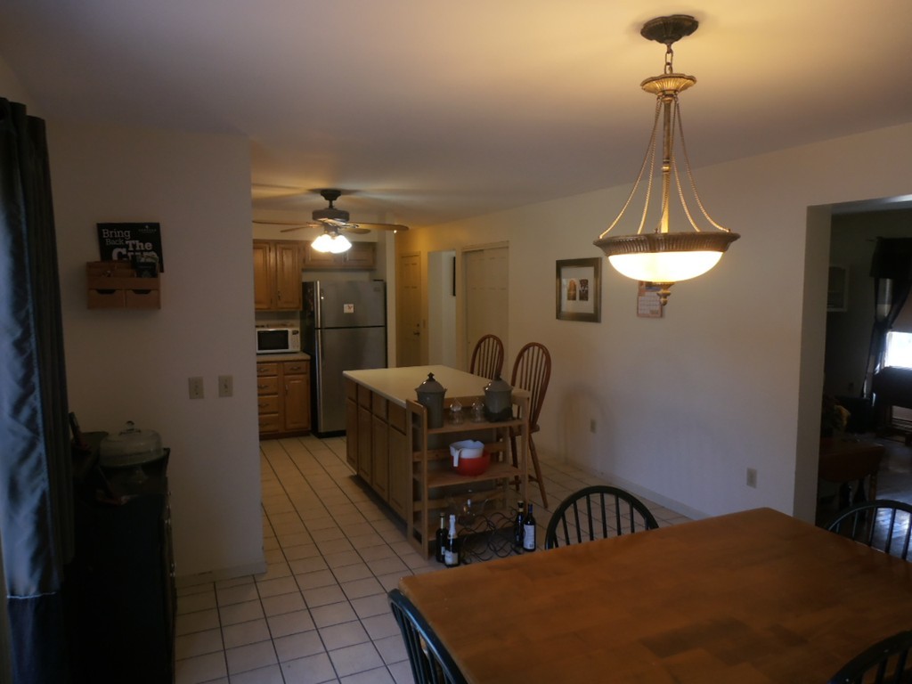 148 Benz Street Springfield, MA 01118 - Photo 7 of 25