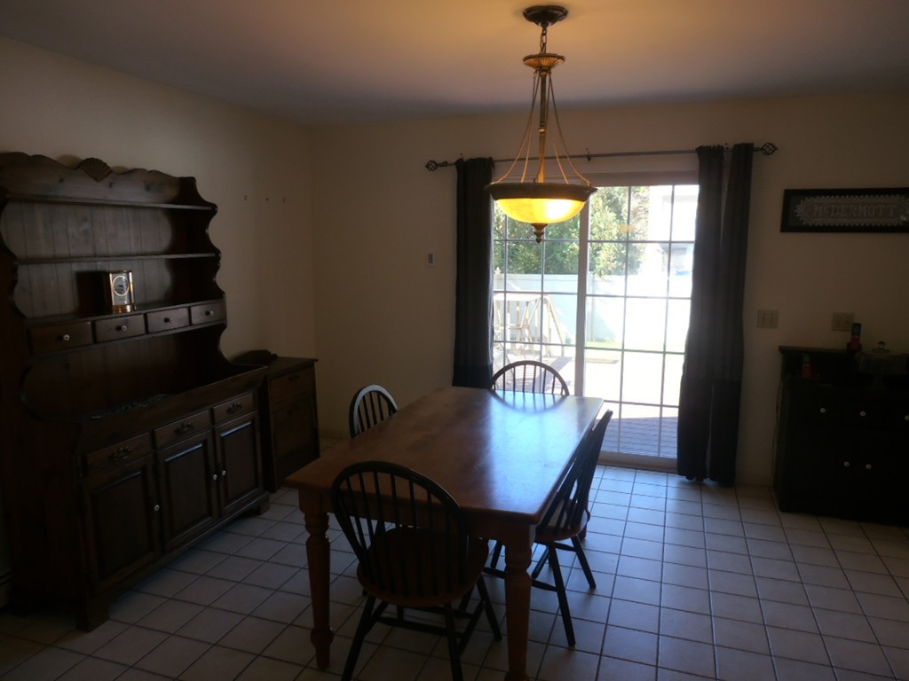 148 Benz Street Springfield, MA 01118 - Photo 8 of 25