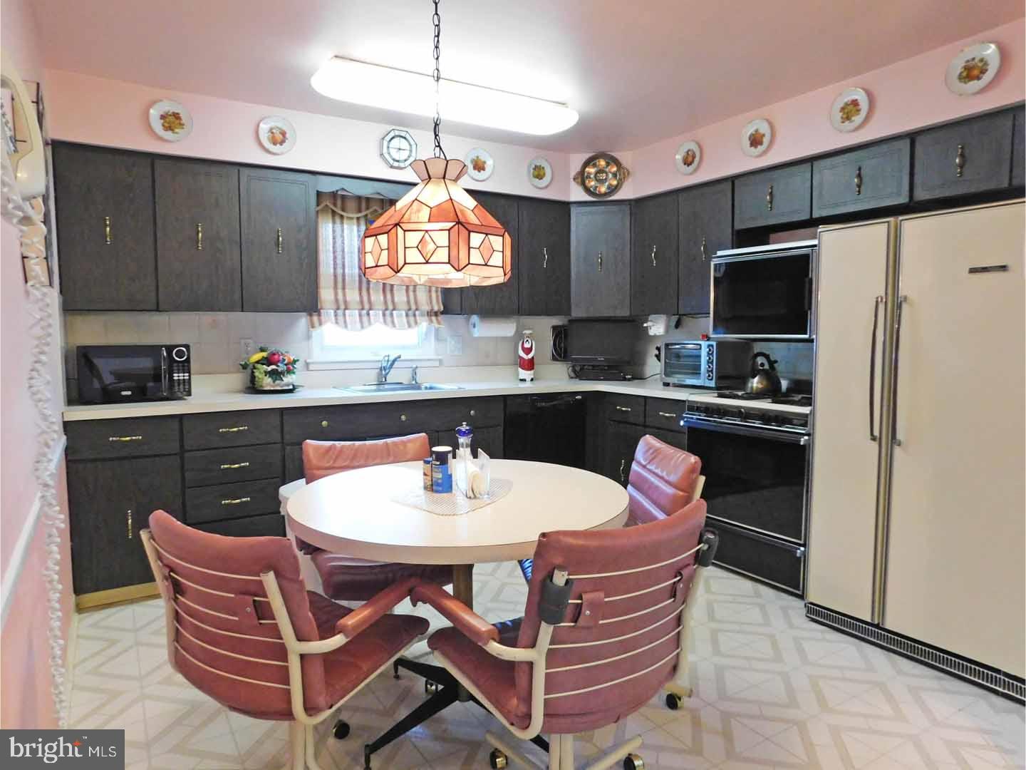 412 Densmore Road Philadelphia, PA 19116 - Photo 12 of 24 Gallery Image 12