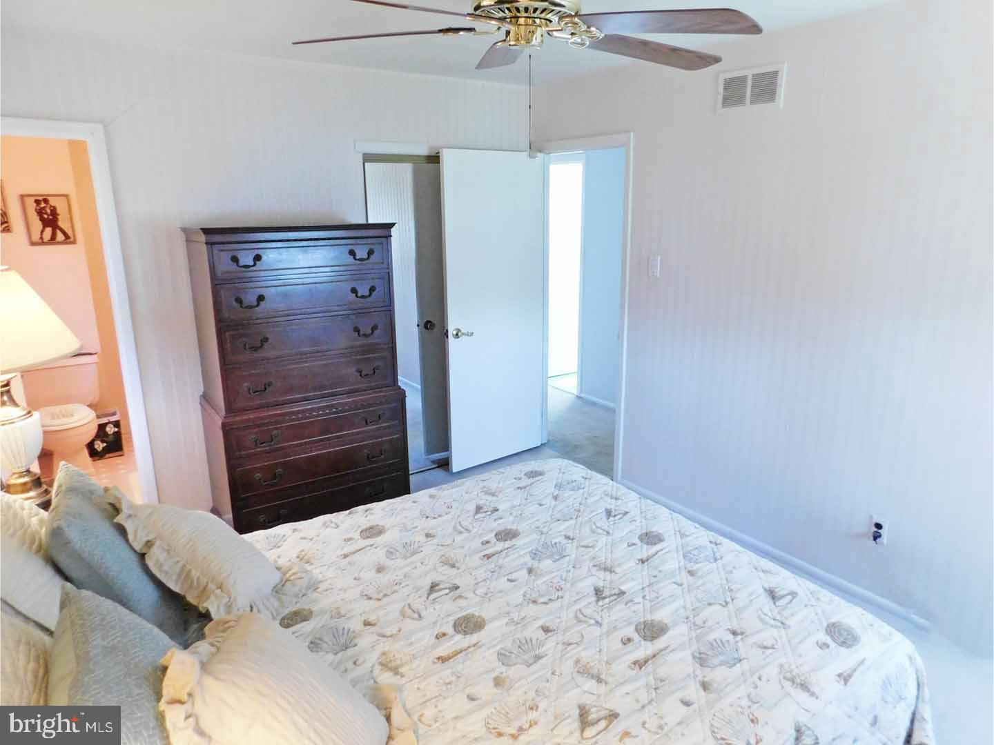 412 Densmore Road Philadelphia, PA 19116 - Photo 17 of 24 Gallery Image 17
