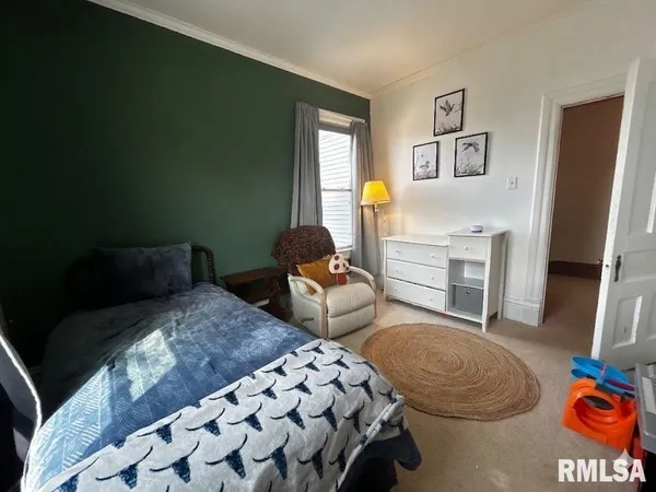 $230,000 | 609 West Adams Street, Taylorville, IL 62568