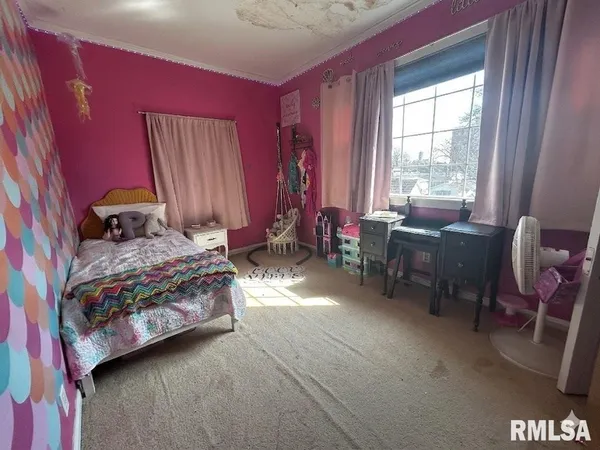 $230,000 | 609 West Adams Street, Taylorville, IL 62568