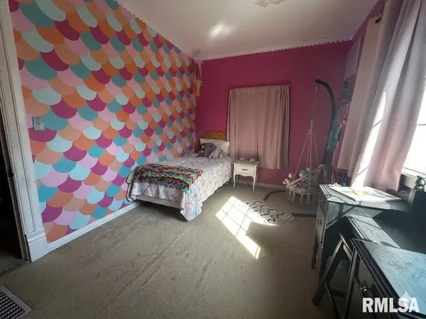 $230,000 | 609 West Adams Street, Taylorville, IL 62568