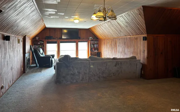 $230,000 | 609 West Adams Street, Taylorville, IL 62568