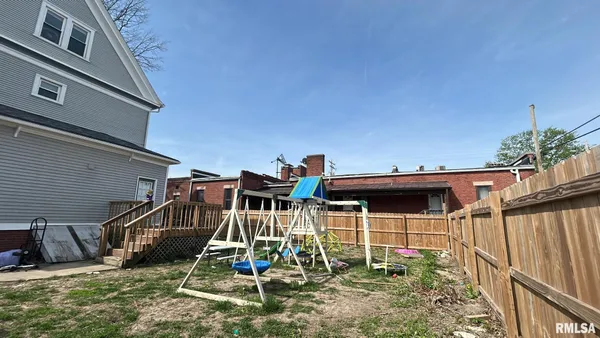 $230,000 | 609 West Adams Street, Taylorville, IL 62568