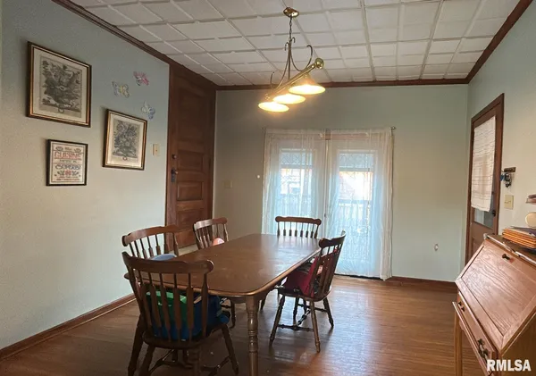 $230,000 | 609 West Adams Street, Taylorville, IL 62568