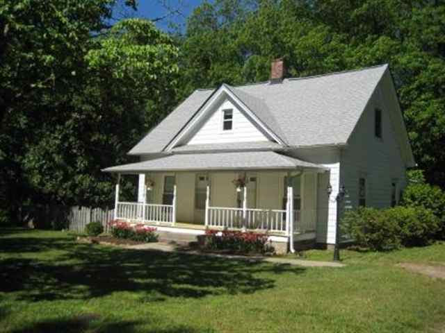 261 Rainey Road Greenville, SC 29609 - Photo 2 of 25