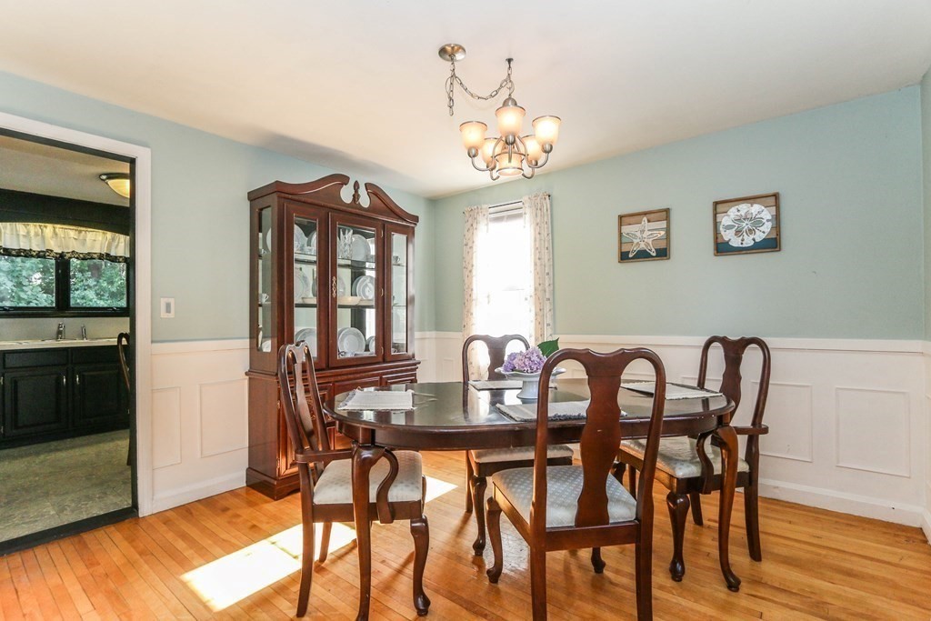 35 Bennington Street Springfield, MA 01108 - Photo 10 of 31
