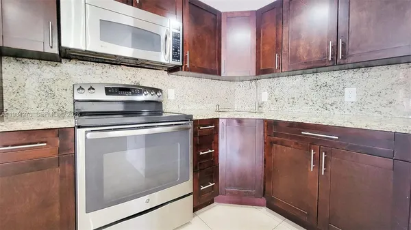 $390,000 | 5320 West 26th Avenue, Unit 108, Hialeah, FL 33016