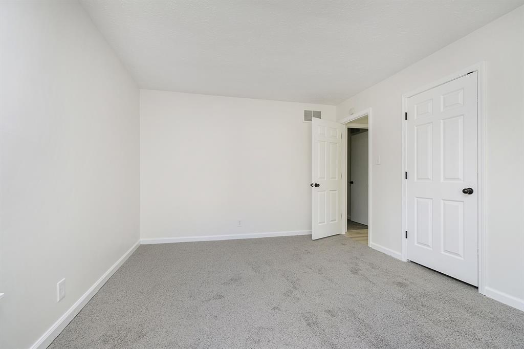 8234 Claridge Road Indianapolis, IN 46260 - Photo 19 of 31 Gallery Image 19