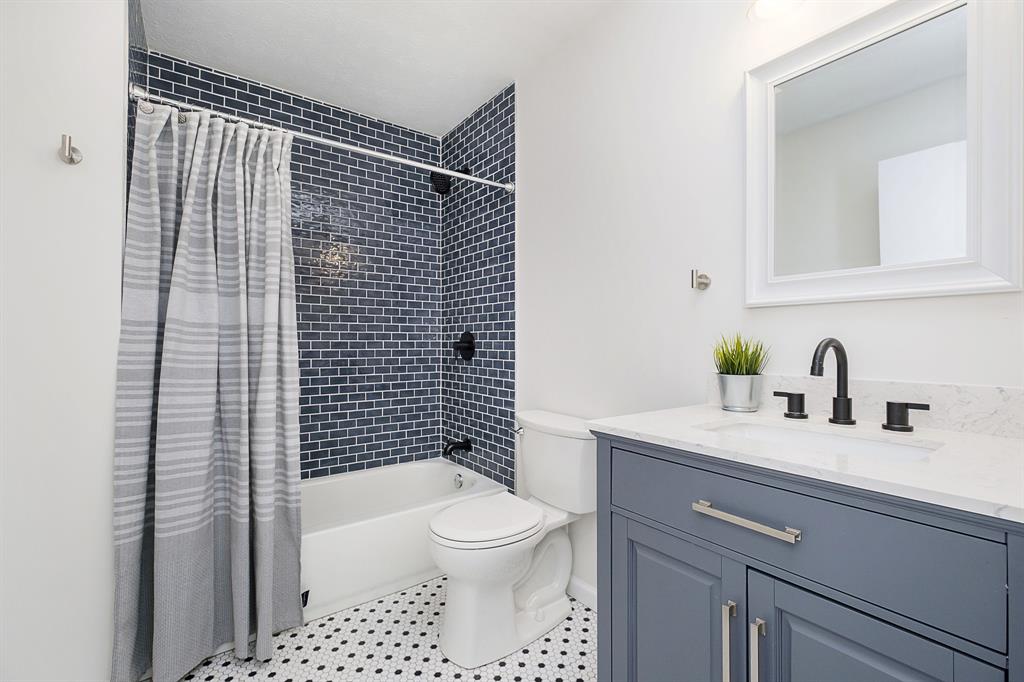 8234 Claridge Road Indianapolis, IN 46260 - Photo 20 of 31 Gallery Image 20