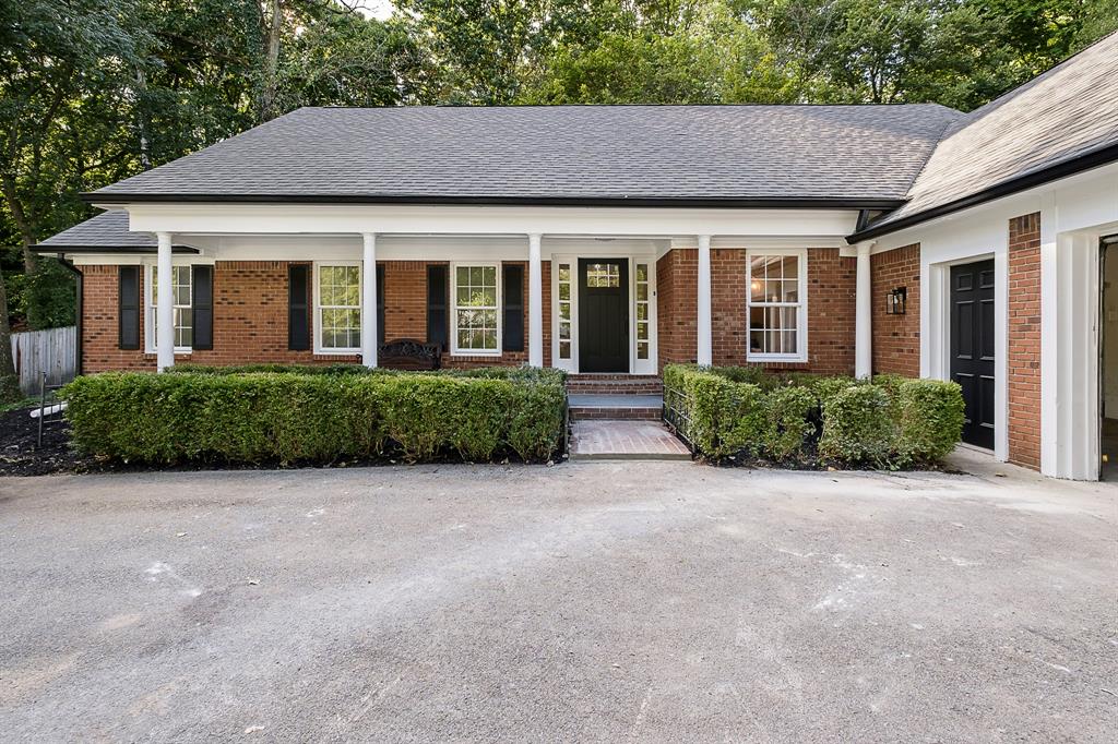 8234 Claridge Road Indianapolis, IN 46260 - Photo 2 of 31 Gallery Image 2