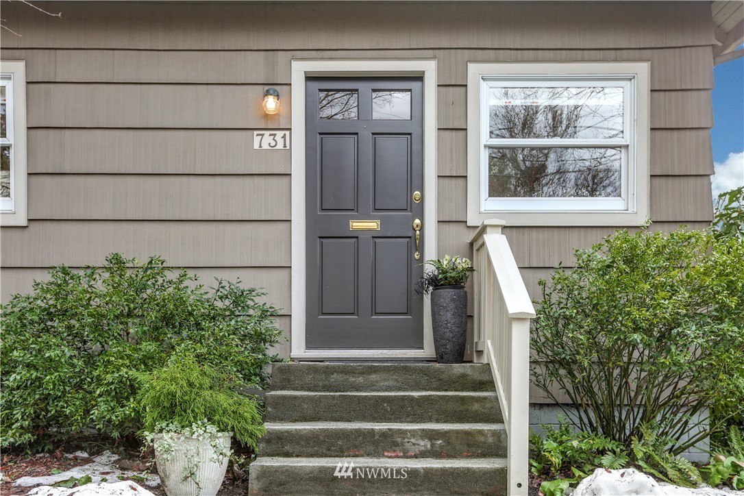 731 North 76th Street Seattle, WA 98103 - Photo 3 of 28 Gallery Image 3