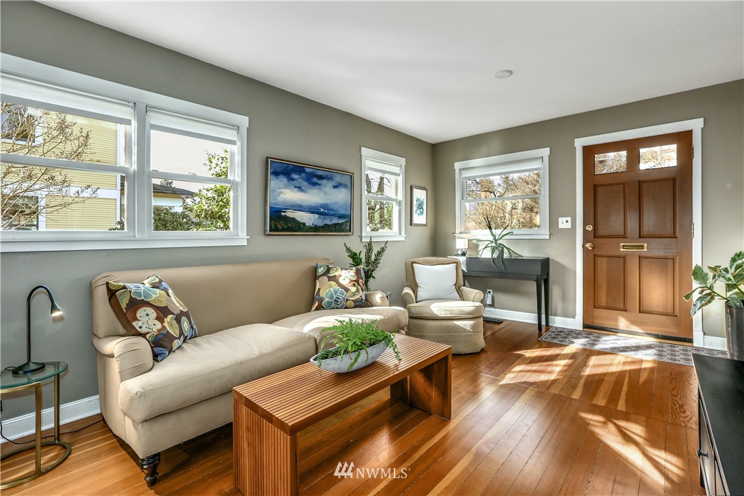 731 North 76th Street Seattle, WA 98103 - Photo 7 of 28 Gallery Image 7