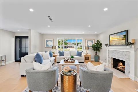 $2,599,000 | 9072 Niguel Circle, Huntington Beach, CA 92646