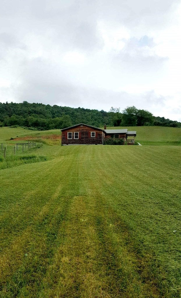 6071 Carsonville Road Fries, VA 24330 - Photo 17 of 28 Gallery Image 17