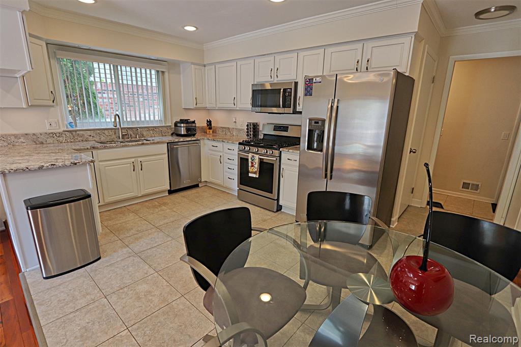 6198 Raintree Drive Canton, MI 48187 - Photo 14 of 53