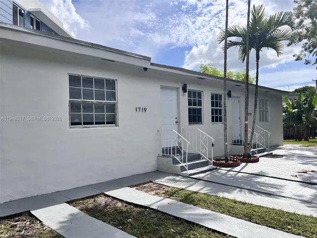 $2,000 | 1717 Northwest 15th Street Road, Miami, FL 33125