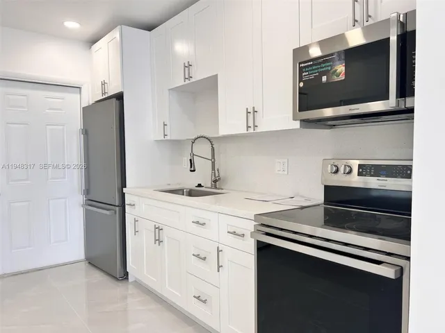 $2,000 | 1717 Northwest 15th Street Road, Miami, FL 33125