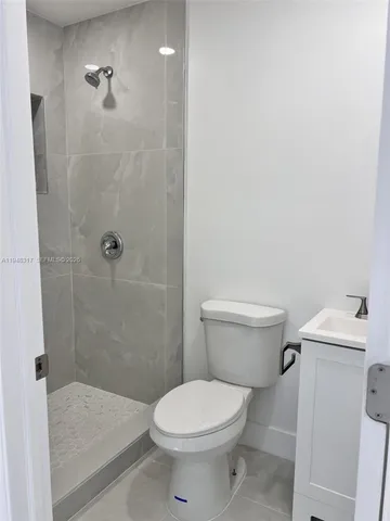 $2,000 | 1717 Northwest 15th Street Road, Miami, FL 33125