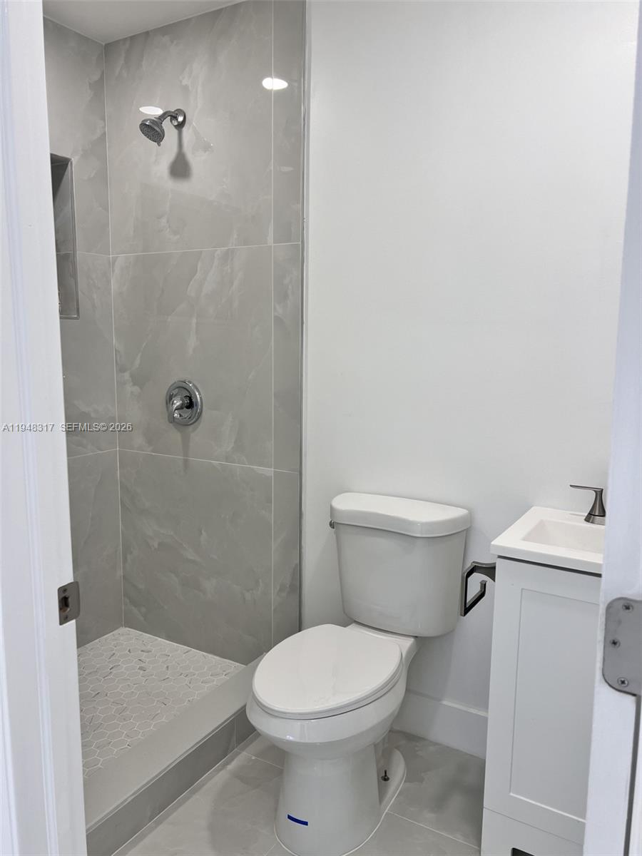 1717 Northwest 15th Street Road Miami, FL 33125 - Photo 8 of 9