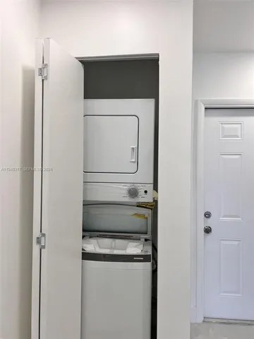 $2,000 | 1717 Northwest 15th Street Road, Miami, FL 33125