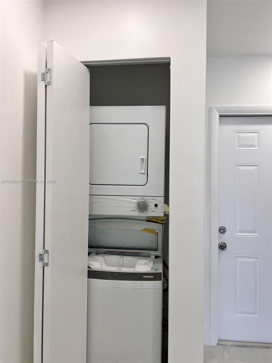 1717 Northwest 15th Street Road Miami, FL 33125 - Photo 9 of 9