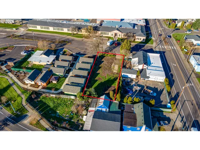 a view of an outdoor space