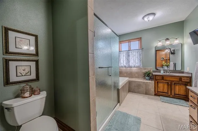 $699,900 | 23350 Franklin Road, Lebanon, MO 65536