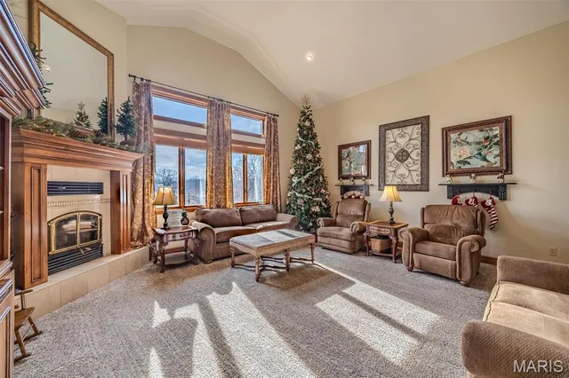 $699,900 | 23350 Franklin Road, Lebanon, MO 65536