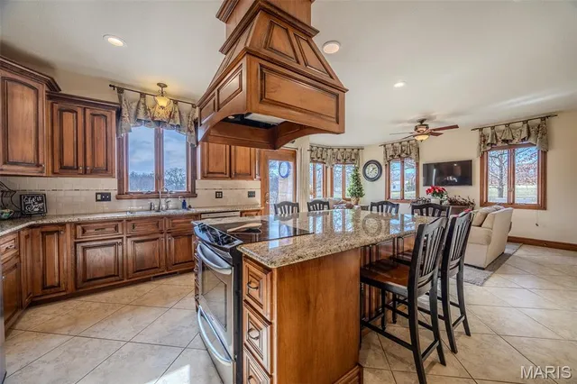 $699,900 | 23350 Franklin Road, Lebanon, MO 65536