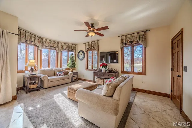 $699,900 | 23350 Franklin Road, Lebanon, MO 65536