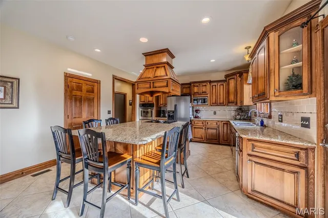 $699,900 | 23350 Franklin Road, Lebanon, MO 65536