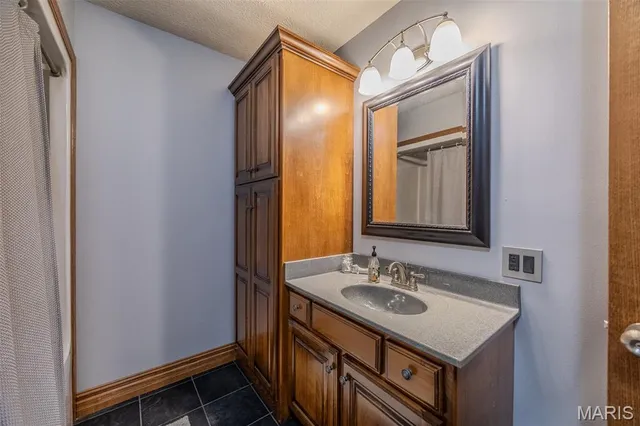 $699,900 | 23350 Franklin Road, Lebanon, MO 65536