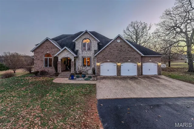 $699,900 | 23350 Franklin Road, Lebanon, MO 65536