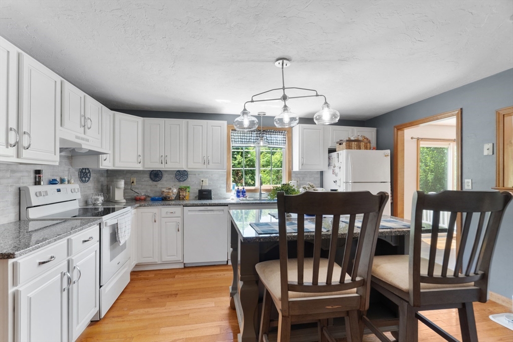 3 Pudding Street Uxbridge, MA 01569 - Photo 9 of 42
