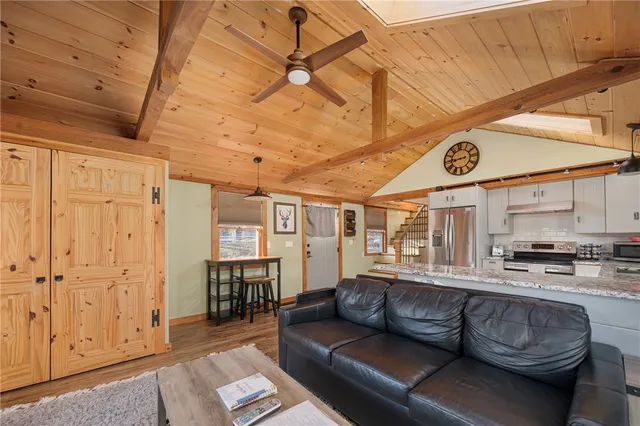 $279,000 | 455 Brayman Hollow Road, Pomfret, CT 06259