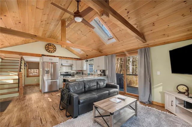 $279,000 | 455 Brayman Hollow Road, Pomfret, CT 06259