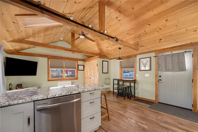 $279,000 | 455 Brayman Hollow Road, Pomfret, CT 06259