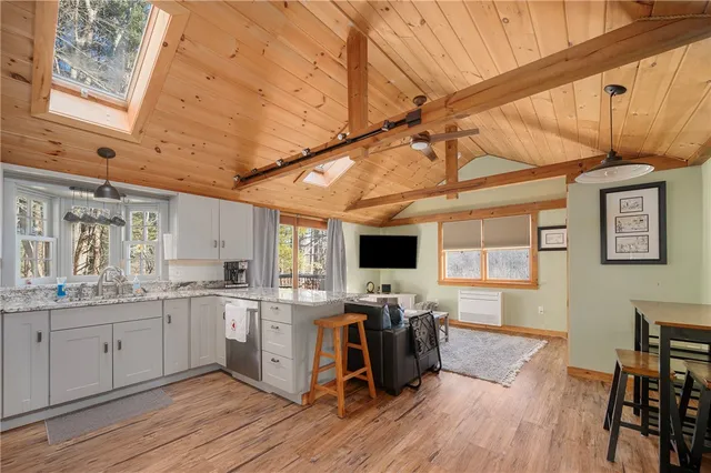 $279,000 | 455 Brayman Hollow Road, Pomfret, CT 06259