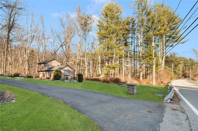 $279,000 | 455 Brayman Hollow Road, Pomfret, CT 06259
