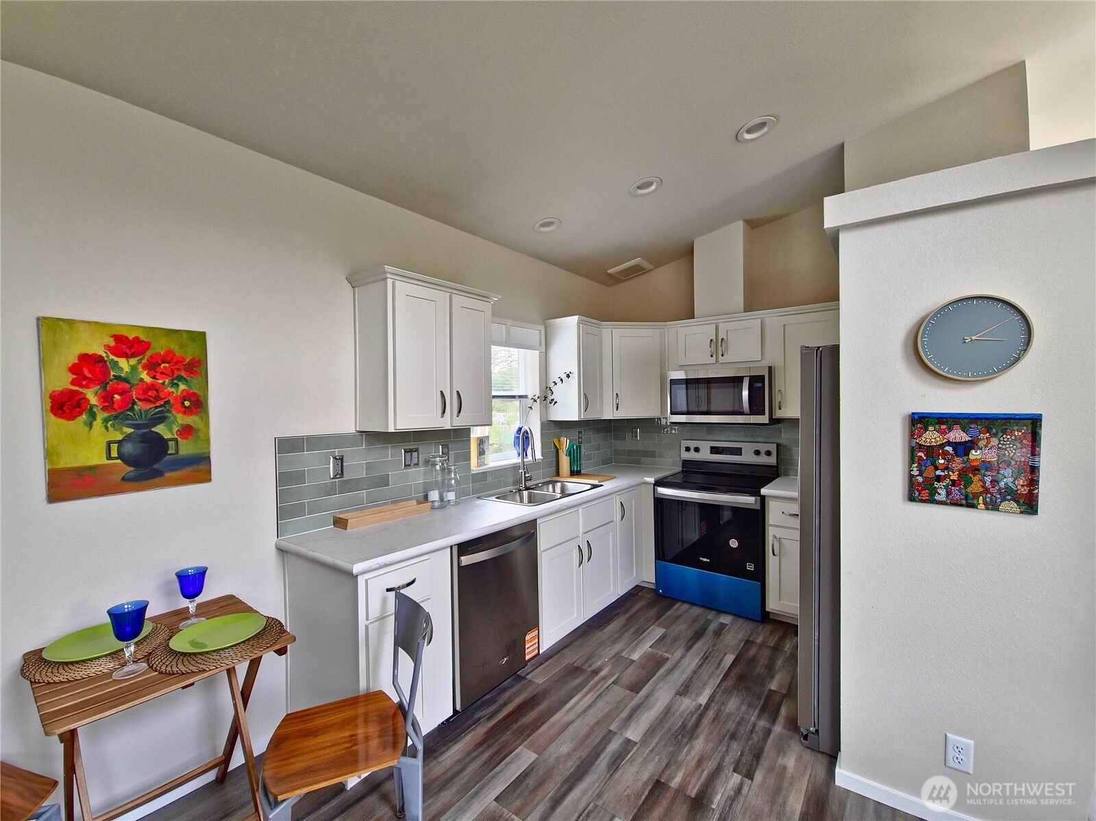 1303 30th Street, Unit 3 Seaview, WA 98644 - Photo 5 of 16