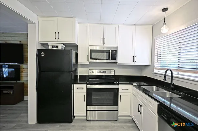 $1,750 | 553 Scenic Drive, Canyon Lake, TX 78133