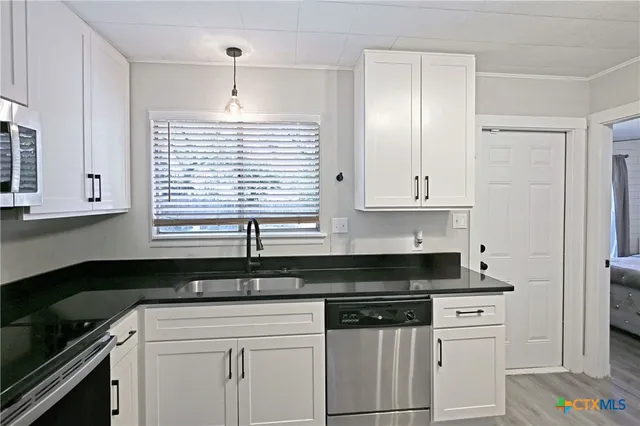 $1,750 | 553 Scenic Drive, Canyon Lake, TX 78133